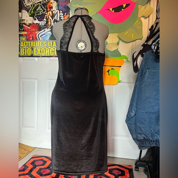 Velvet slip with lace racerback - Picture 2 of 3